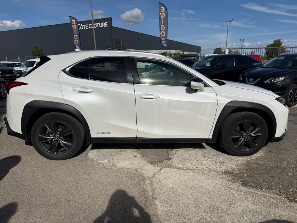 UX 2.0 250 H 184CH 150HEV 1.4KWH LE PLUS 2WD BVA - CAMERA DE 2019 occasion 27000 &Eacute;vreux