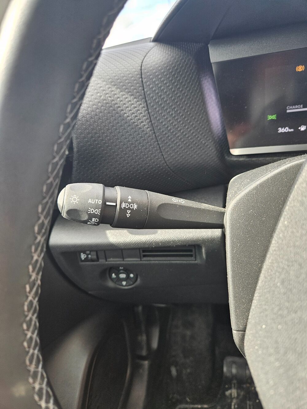 C4 1.2 135 MHEV HYBRID BUSINESS E-DCS6 BVA START-STOP 2024 occasion 38590 Saint-&Eacute;tienne-de-Saint-Geoirs