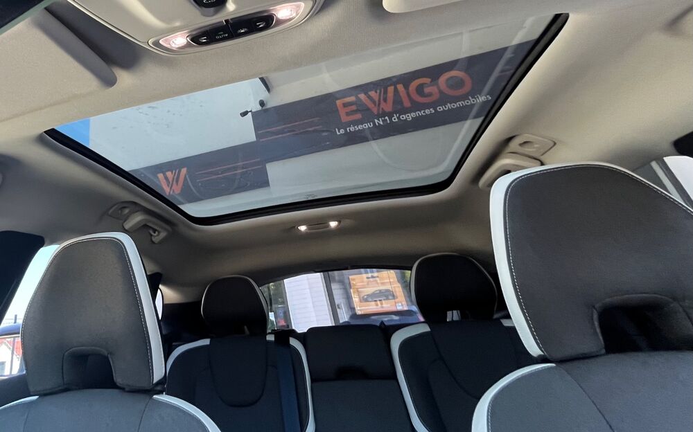 V40 II (2) 1.5 T2 122 MOMENTUM GEARTRONIC 6 + CARPLAY + TOIT PAN 2018 occasion 54000 Nancy