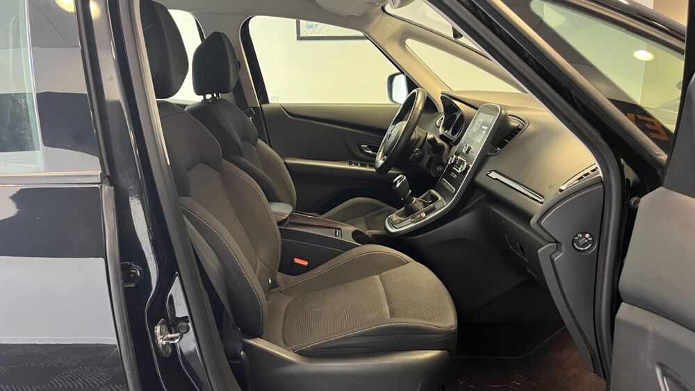 Grand scenic IV 1.7 BLUEDCI 120ch BLACK EDITION + ENTRETIEN RENAULT 2019 occasion 21850 Saint-Apollinaire