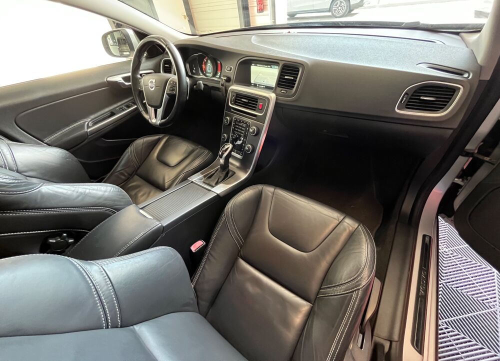 S60 2.0 D4 181CH SUMMUM/ BVA / ENTRETIEN COMPLET 2015 occasion 33260 La Teste-de-Buch