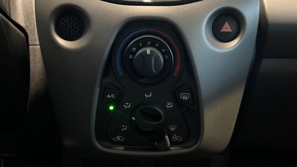 Aygo 1.0 VVTI 70 - Climatisation - isofix - cam&eacute;ra de recul 2020 occasion 33610 Cestas