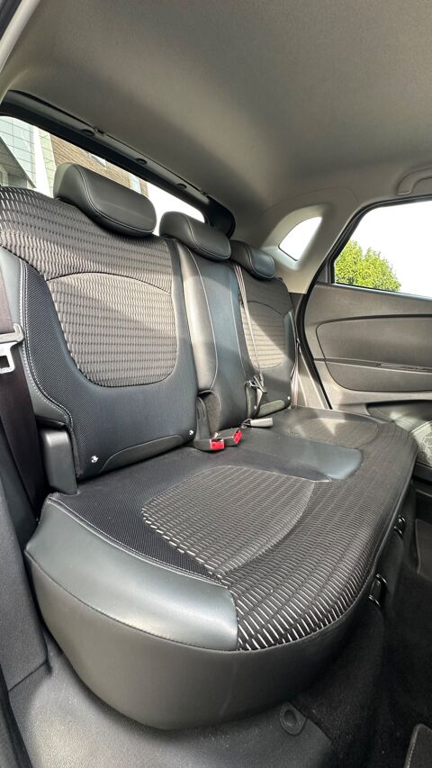 Captur 1.5 DCI 110 ENERGY INTENS START-STOP 2016 occasion 25000 Besan&ccedil;on