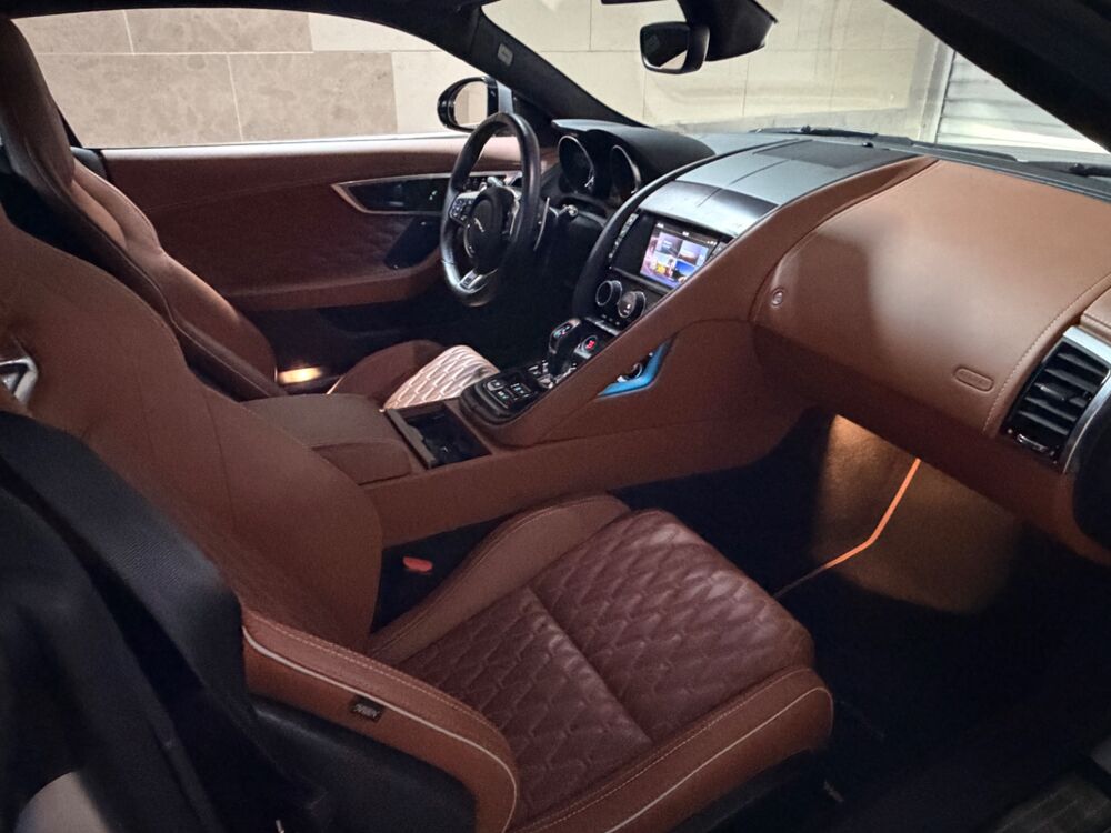 F-Type (2) COUPE 5.0 575CH SVR AWD BVA FREIN CERAMIQUE NO FAP 2017 occasion 60740 Saint-Maximin