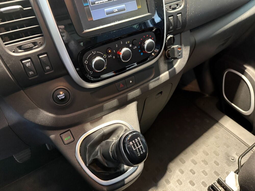 Trafic COMBI (III) 3 L2 2.0 BLUEDCI 145 ch INTENS 2019 occasion 65290 Juillan