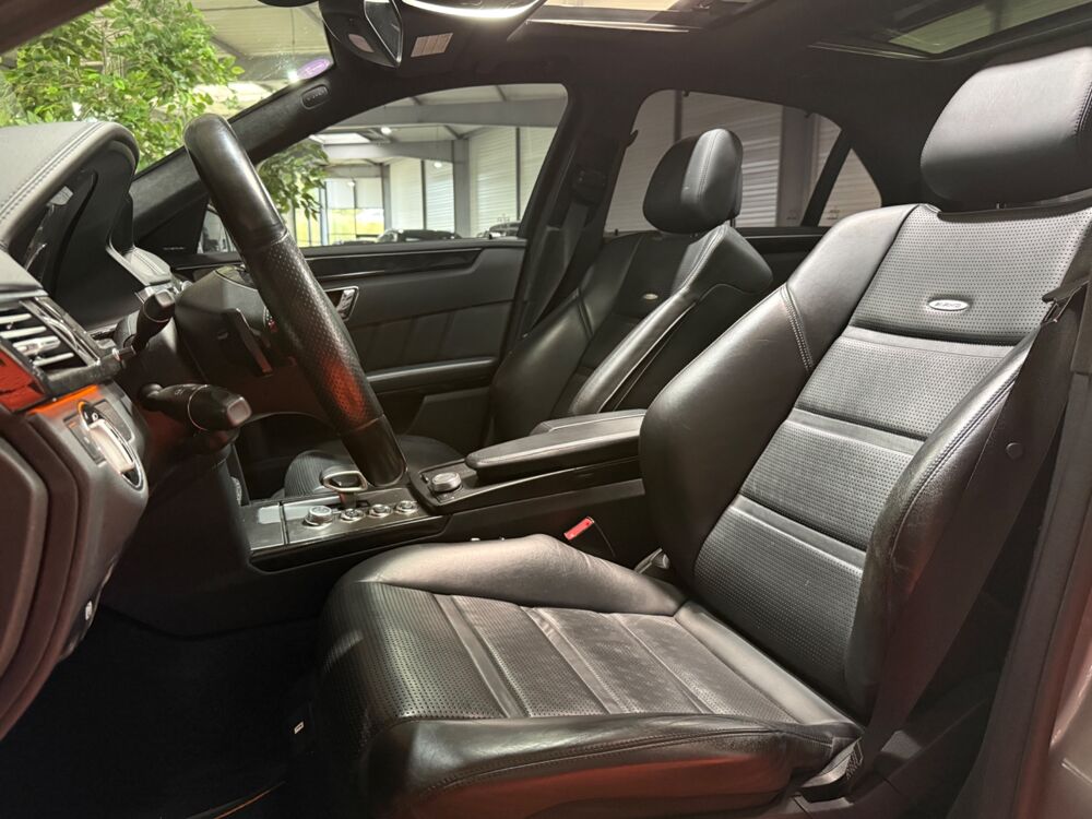 Classe E 63 AMG 6.2 V8 525 / ENTRETIENS CONSTRUCTEUR / ECHAPPEMENT SP 2009 occasion 29000 Quimper