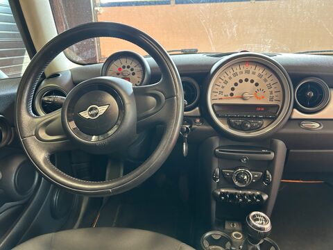 Cooper 1.6 100 ONE Docklands - TOIT OUVRANT 2013 occasion 83600 Fr&eacute;jus