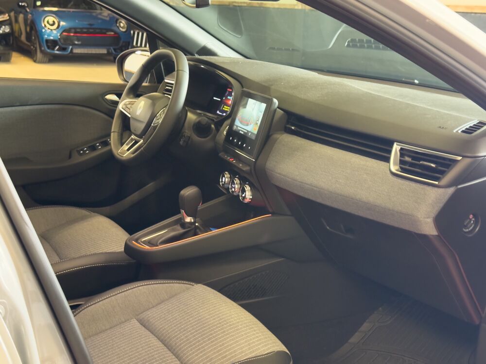 Clio V - 1.6 E-TECH 145H FULL-HYBRID 1.2KWH ENGINEERED BVA 2025 occasion 76190 &Eacute;calles-Alix