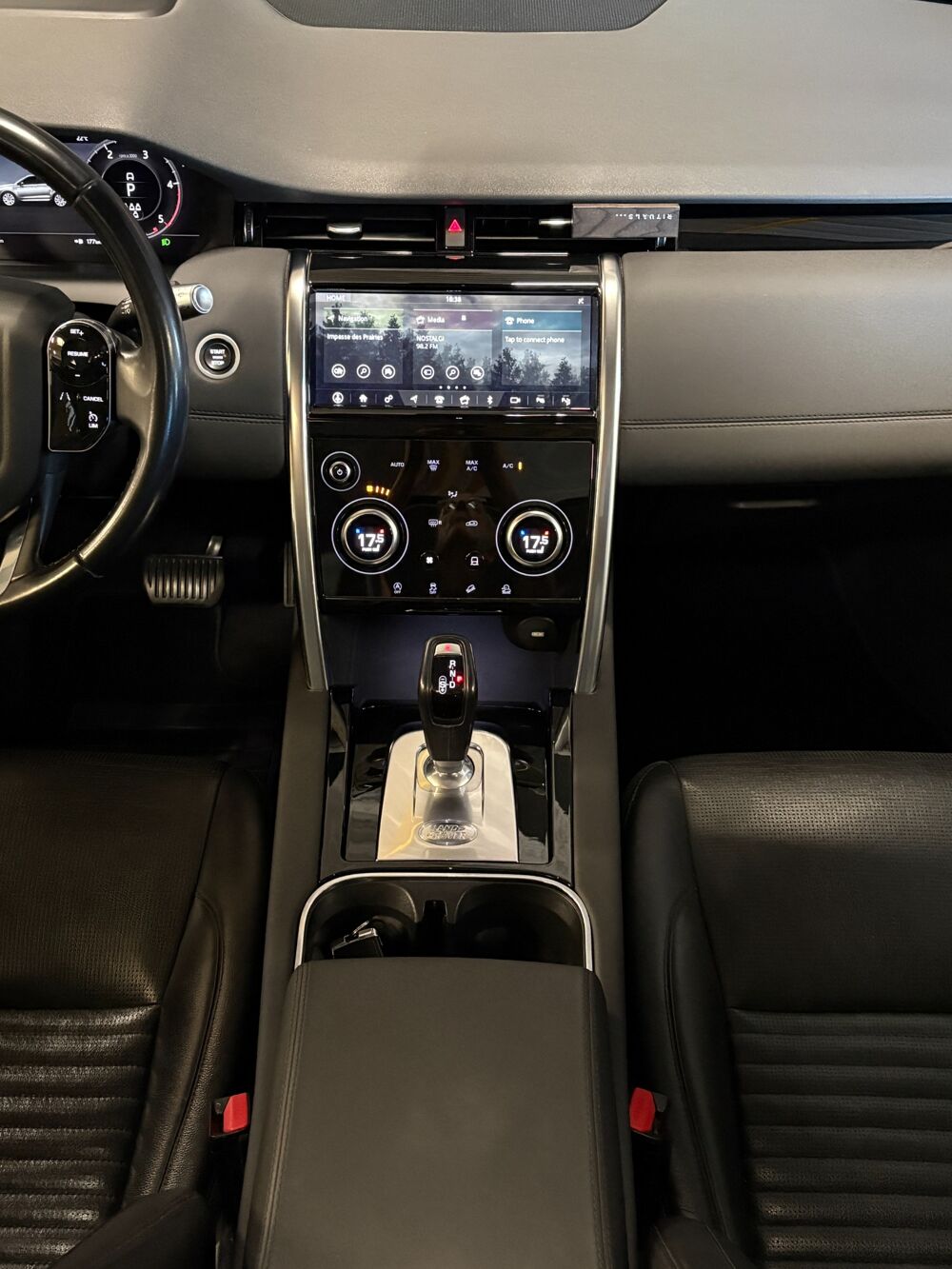 Discovery sport 2.0 TD4 180 HYBRID MHEV SE 4WD BVA - 7 PLACES - TOIT PANORAM 2019 occasion 69400 Arnas