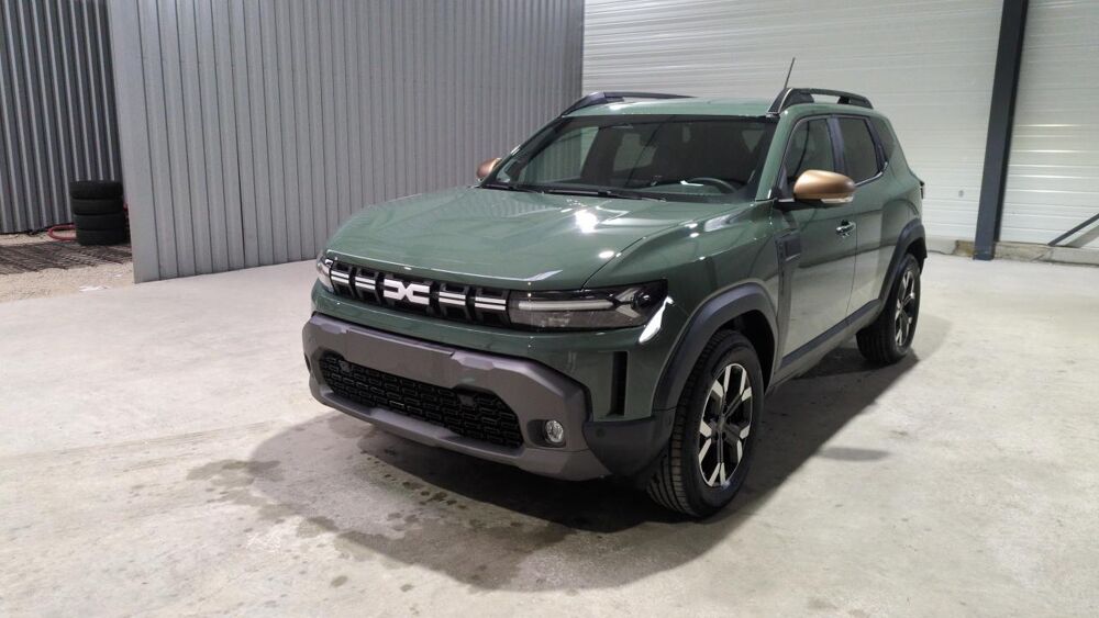 Duster HYBRID 140 4X2 BVA EXTREME + PACK CITY + PACK TECHNO + PACK 2025 occasion 17000 La Rochelle