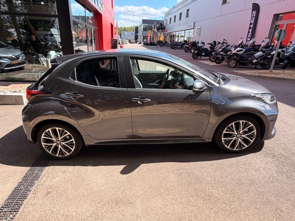 Yaris 1.5 VVTI 115Ch 90 FULL-HYBRID 0.8KWH ELEGANT E-CVT BVA - CAM 2022 occasion 76150 Saint-Jean-du-Cardonnay