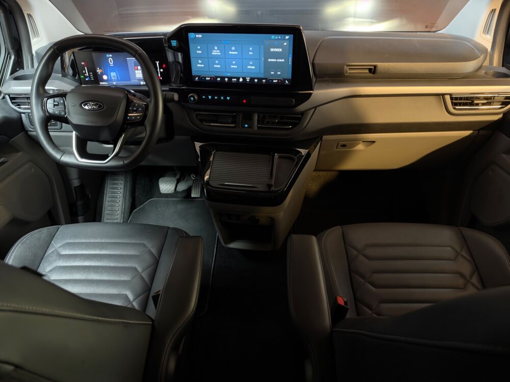 Tourneo VP COMBI 340 2.5 DURATEC 232H 120 HYBRID PHEV 16.5KWH L2H1 PL-T 2024 occasion 33320 Eysines