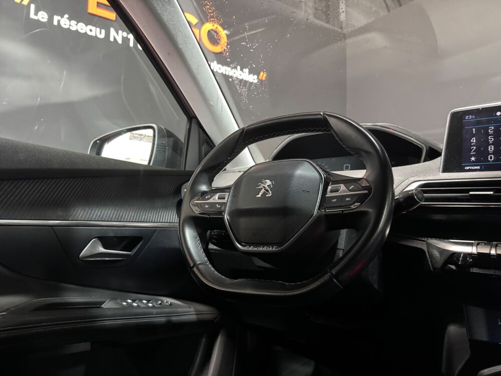 3008 GENERATION-II 1.6 120 CH ALLURE / CAMERA 360 / CARPLAY / COU 2017 occasion 29000 Quimper