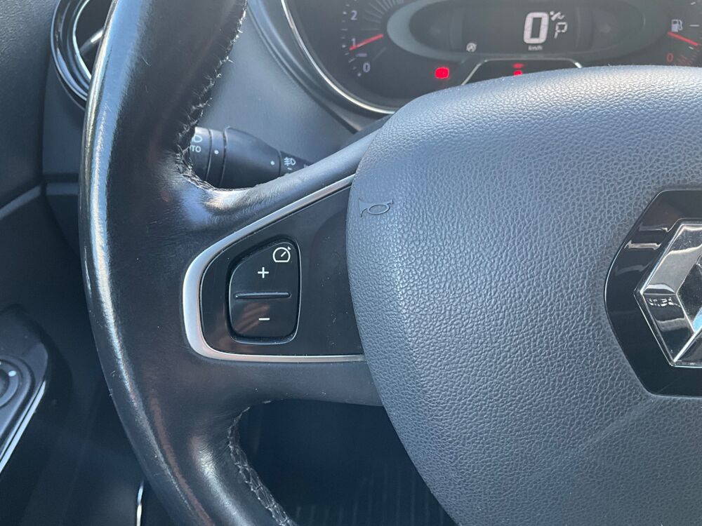 Captur 1.5 DCI 90 INTENS EDC / Distribution a jour / Entretien Fait 2016 occasion 17000 La Rochelle