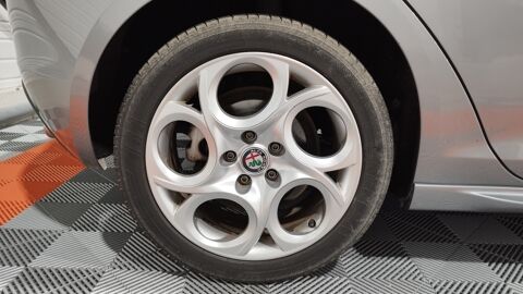 Giulietta 2.0 JTDM 150CH LUSSO / DISTRIBUTION OK / CLIMATISATION AUTO 2017 occasion 17430 Tonnay-Charente
