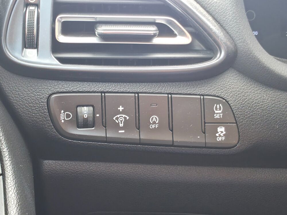 i30 1.0 T-GDI 120 N-LINE DCT BVA7 / CAMERA DE RECUL / CARPLAY / 2022 occasion 17100 Saintes