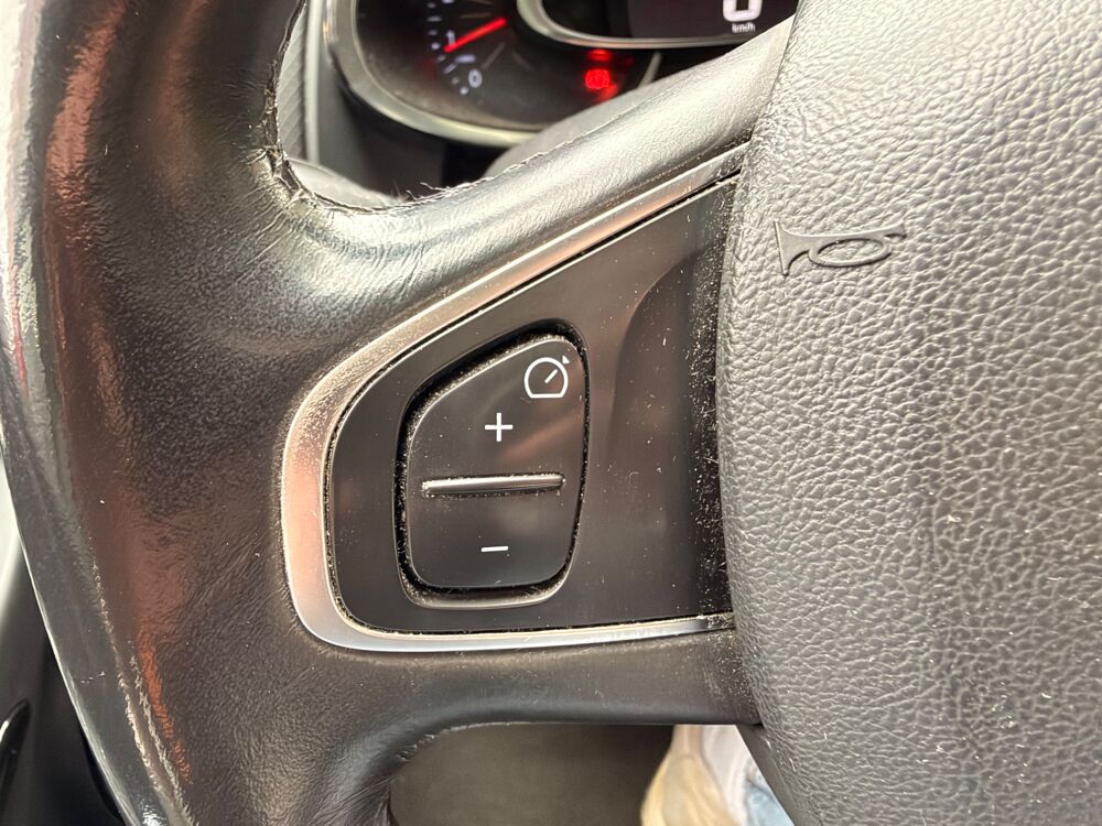 Clio 1.5 DCI 90Ch INTENS - SUIVI CONSTRUCTEUR - CAM&Eacute;RA DE RECUL - 2016 occasion 76150 Saint-Jean-du-Cardonnay