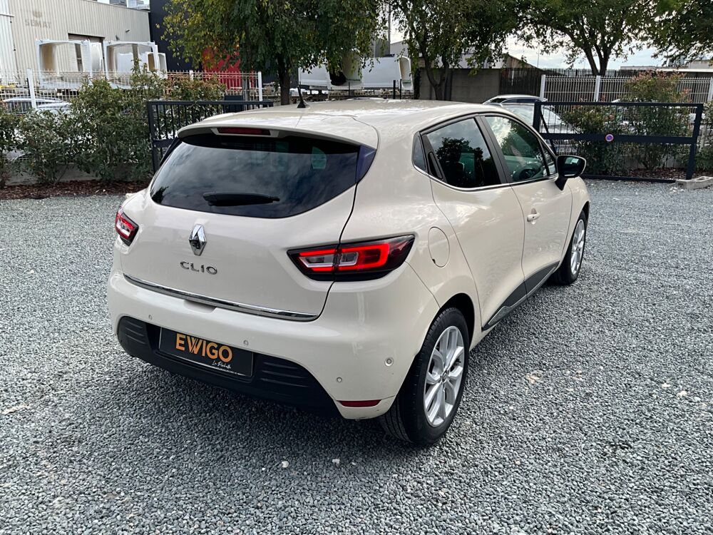 Clio 1.2 TCE 120 INTENS EDC / Premi&egrave;re main / Entretien complet / 2017 occasion 17000 La Rochelle
