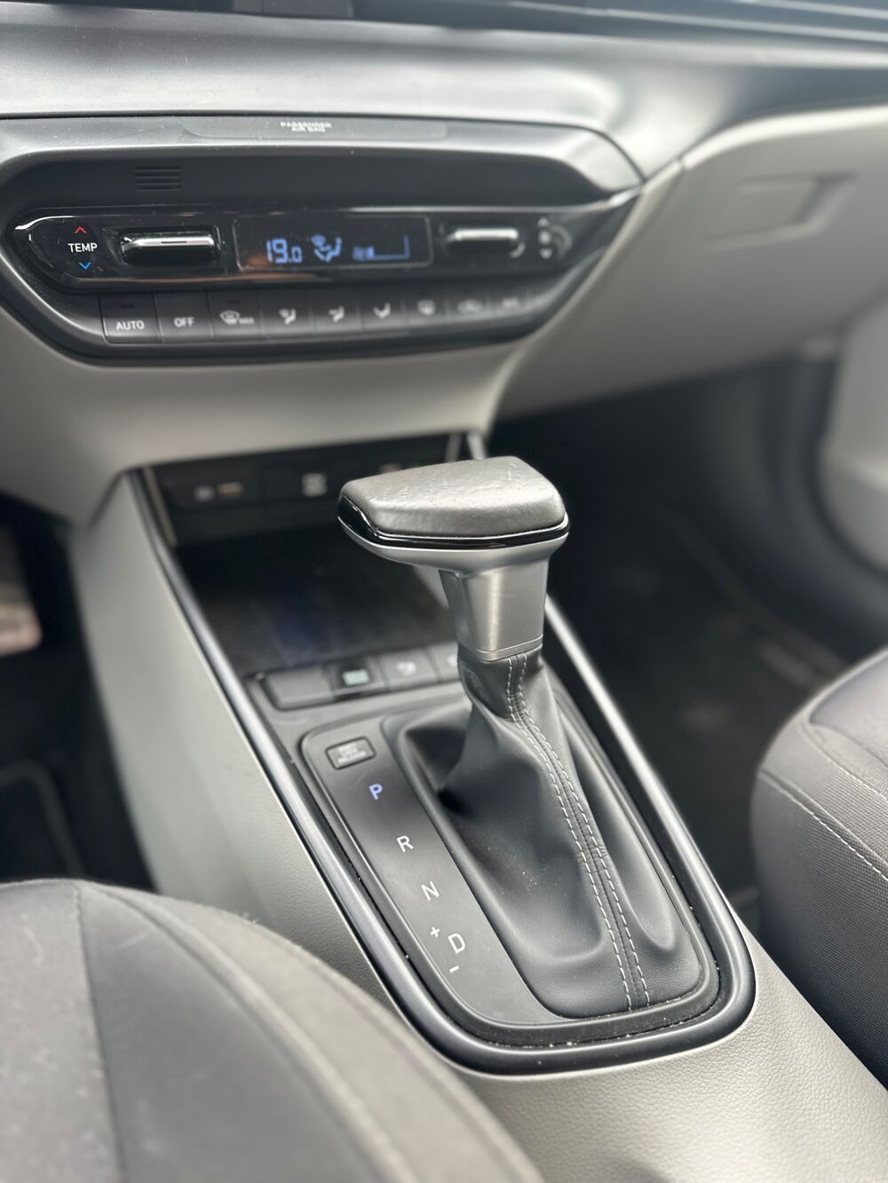 Bayon 1.0 T-GDI 100CH HYBRID MHEV 48V BUSINESS DCT7 bva 2021 occasion 25000 Besan&ccedil;on