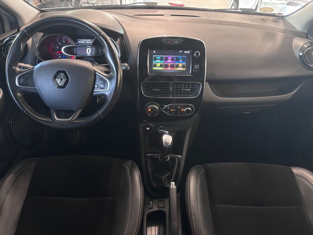 Clio ESTATE 1.5 DCI 110 Ch - LIMITED - ENTRETIEN CONSTRUCTEUR - D 2017 occasion 79000 Niort