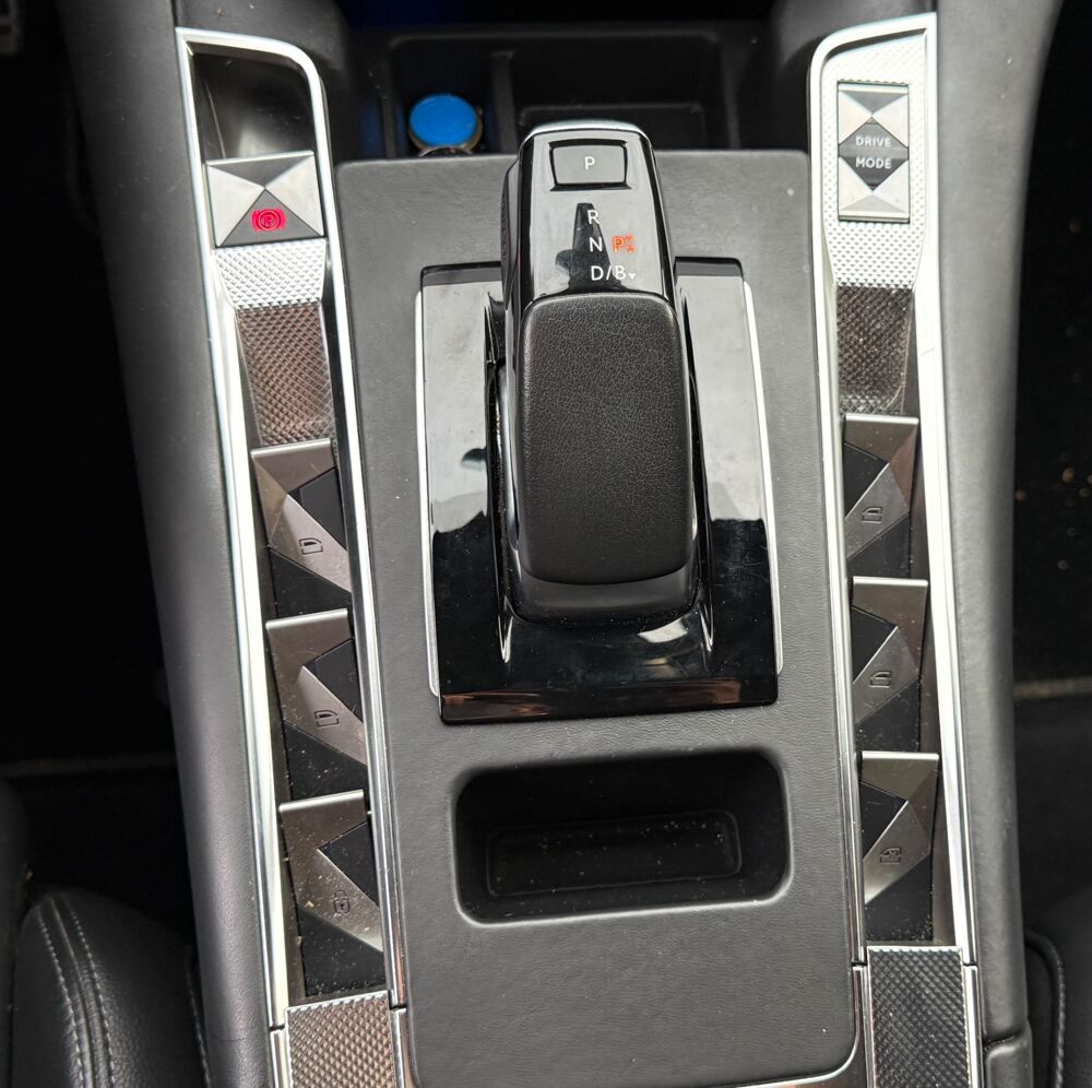 DS3 1.6 300 CH PHEV HYBRID 13.2KWH RIVOLi 4X4 BVA 2022 occasion 25000 Besan&ccedil;on
