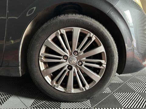 208 GENERATION-I 1.2 110 CH ACTIVE CAR PLAY-RADAR DE RECUL 2016 occasion 60740 Saint-Maximin