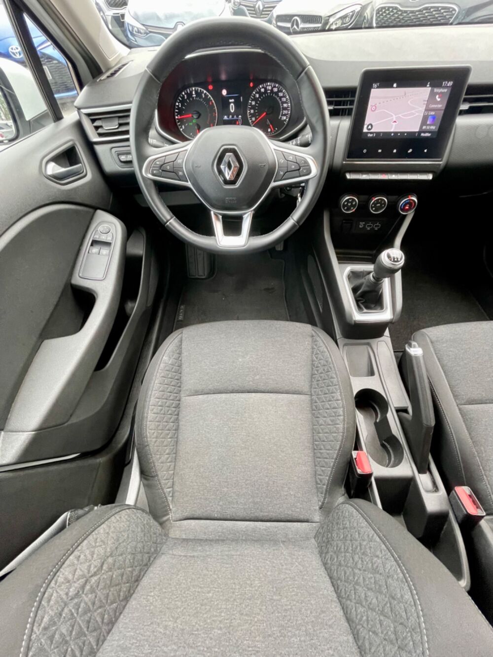 Clio V 1.0 75CH BUSINESS - CARPLAY - CLIMATISATION - RADAR DE REC 2020 occasion 27000 &Eacute;vreux