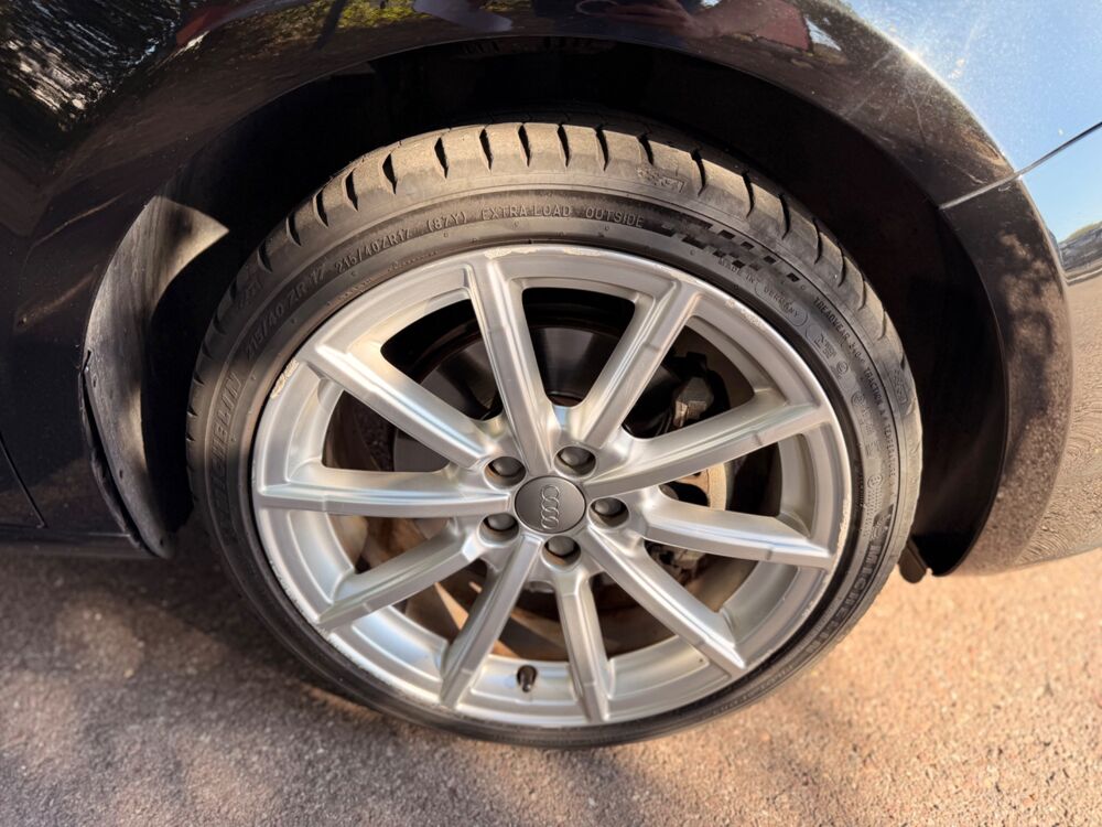 A1 SPORTBACK 1.6 TDI 105Ch AMBITION LUXE - 1ERE MAIN - DISTRIBU 2014 occasion 76150 Saint-Jean-du-Cardonnay