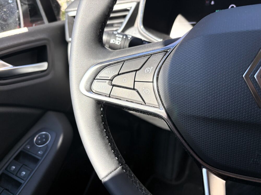 Clio 1.6 E-TECH FULL HYBRID 145 ch EVOLUTION – 1&Egrave;RE MAIN – CARPLA 2025 occasion 77700 Serris