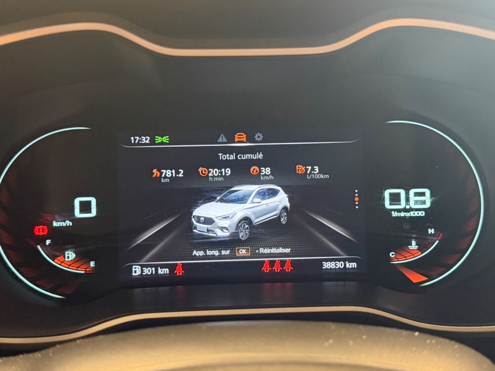 MG.ZS 1.5 VTI 106 Ch LUXURY ENTRETIEN CONSTRUCTEUR / 1ERE MAIN / A 2022 occasion 24750 Tr&eacute;lissac
