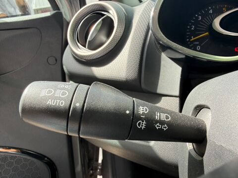 Clio 1.5 DCI ICONIC 90CH - CAMERA DE RECUL-SIEGES CHAUFFANT-CLIMA 2016 occasion 76150 Saint-Jean-du-Cardonnay