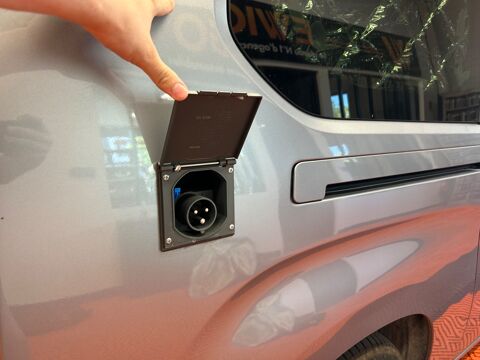 Proace city 1.5 D4D 130 LONG L2 DYNAMIC 2022 occasion 83600 Fr&eacute;jus