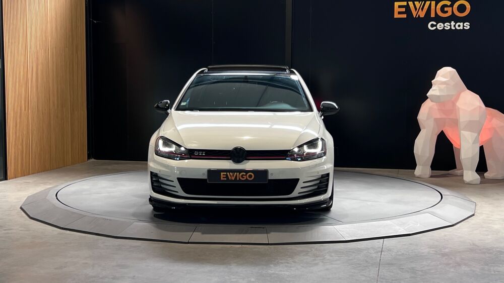 Golf 2.0 TSI 220Ch GTI DSG6 BVA - TOIT OUVRANT - SI&Egrave;GES CHAUFFANT 2015 occasion 33610 Cestas