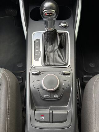 Q2 1.4 TFSI COD 150 BUSINESS LINE S-TRONIC BVA - CLIMATISATION 2017 occasion 76150 Saint-Jean-du-Cardonnay