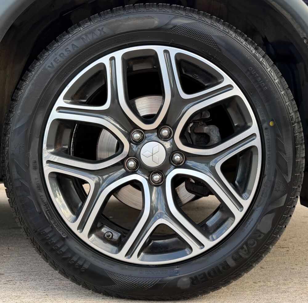 Outlander III (2) 2.2 DI-D INTENSE NAVi 4WD AUTO + ATTELAGE + SI&Egrave;GES A 2016 occasion 54000 Nancy