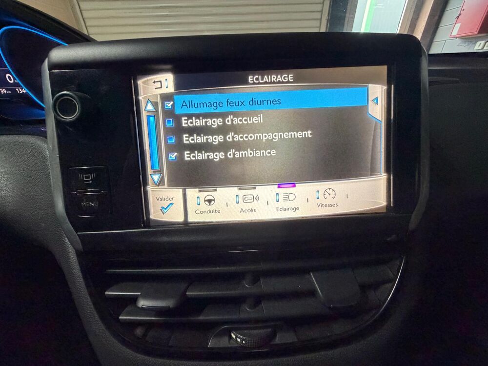 208 GENERATION-I 1.6 E-HDI 115 CH FELINE-TOIT PANO-BLUETOOTH 2013 occasion 60740 Saint-Maximin