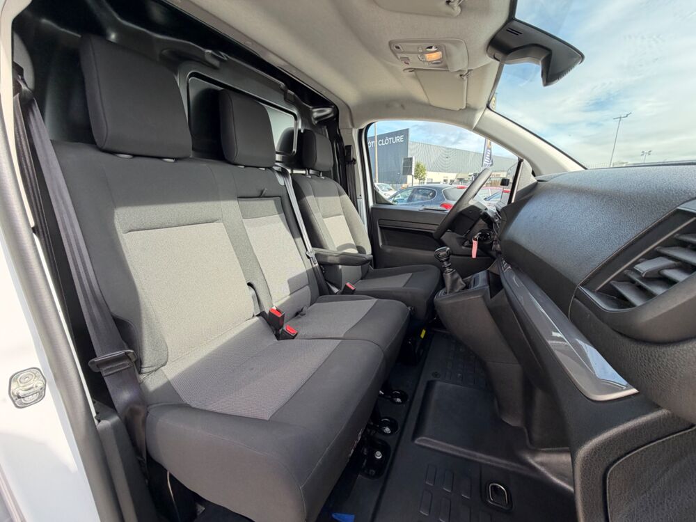Vivaro FOURGON 1.5 D 120CH TAILLE M TVA RECUPERABLE - CARPLAY - CAM 2024 occasion 27000 &Eacute;vreux