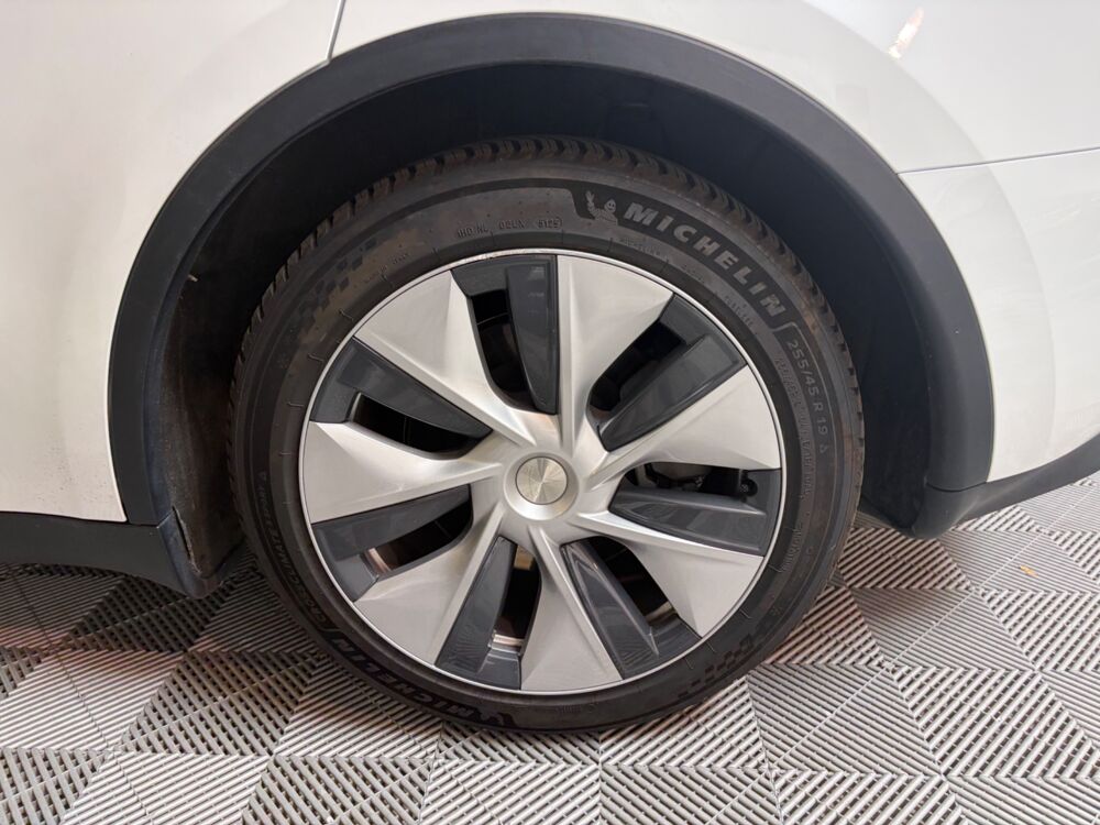 Model Y STANDARD 255 ch 60KWH RWD - AUTOPILOT - TOIT PANORAMIQUE - A 2022 occasion 78125 Gazeran