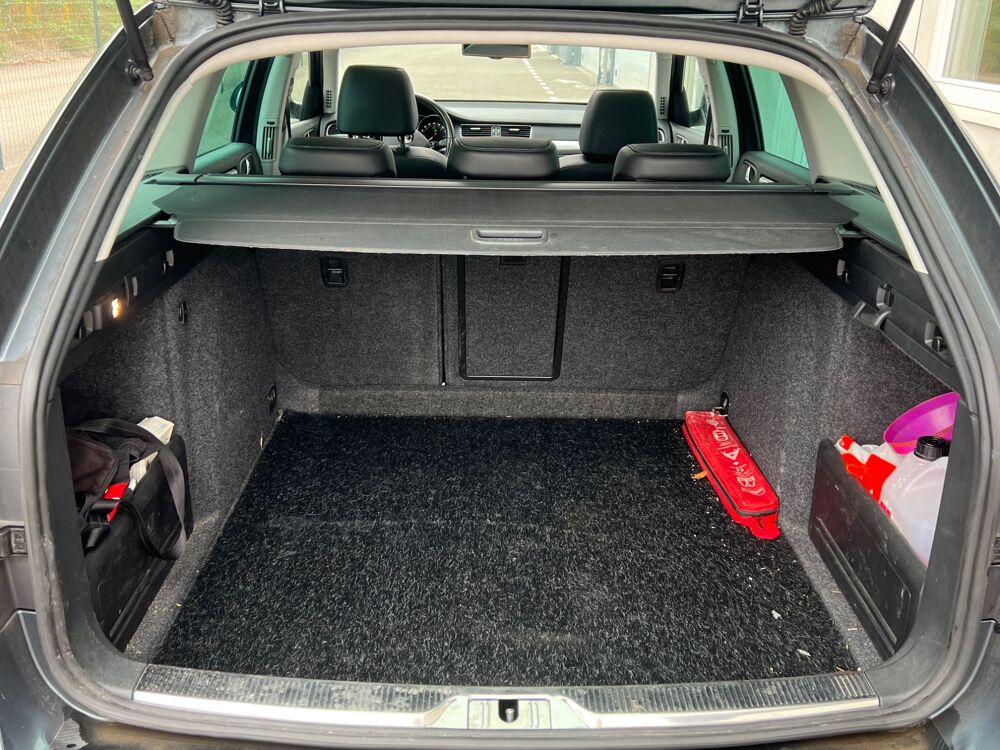 Superb COMBI 2.0 TDI 140 cv ELEGANCE DSG BVA - TOIT PANOMRAMIQUE OU 2014 occasion 68170 Rixheim