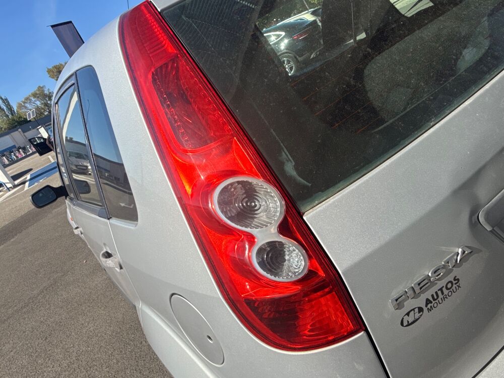 Fiesta 1.4 TDCI 70ch FUN - DISTRIBUTION FAITE 2008 occasion 26000 Valence