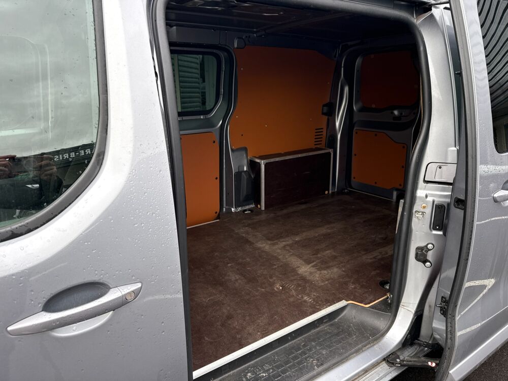 Expert FOURGON 2.0 BLUEHDI 180 L1 ASPHALT EAT 8 BVA / CARPLAY / DOU 2022 occasion 17100 Saintes