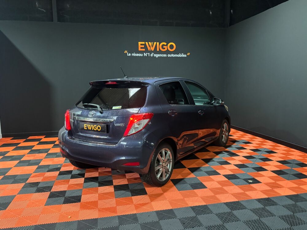Yaris 1.3 VVTI 100CH STYLE BVA / TOIT PANORAMIQUE / CAMERA DE RECU 2012 occasion 29000 Quimper