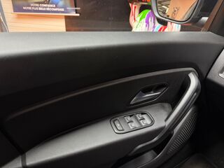 Duster 1.3 TCE 150CH 4X2- BVA - FINITION PRESTIGE - CARPLAY - CAM&Eacute;R 2022 occasion 33320 Eysines