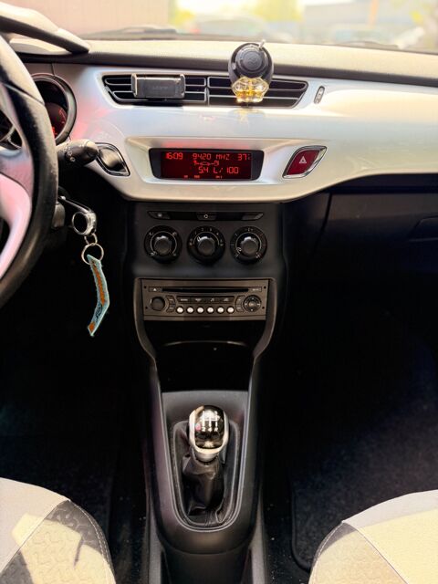 DS3 1.4 HDI 70CH CHIC - ORDINATEUR DE BORD - VITRES ELECTRIQUES 2011 occasion 76150 Saint-Jean-du-Cardonnay