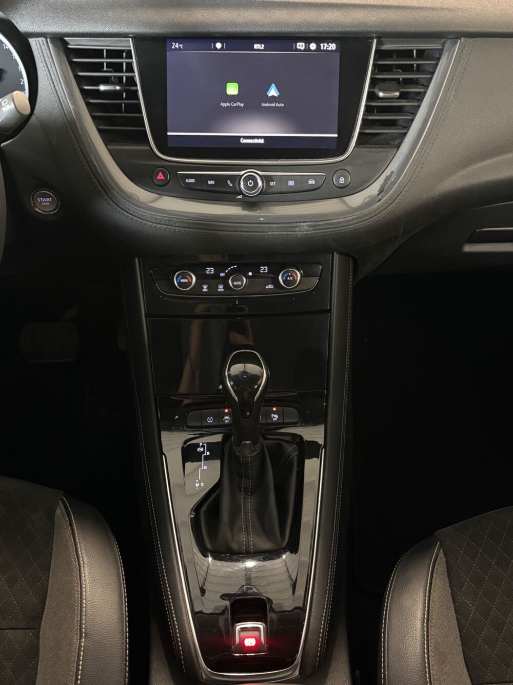 Grandland x 1.6 TD 120 Ch BLUE-INJECTION ELITE NAVI 4X2 BVA START-STOP 2018 occasion 79000 Niort