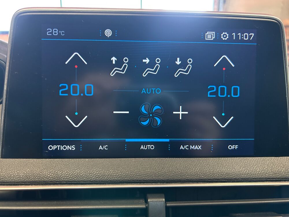 3008 GENERATION-II 1.5 BLUEHDI 130 GT LINE EAT BVA START-STOP 2020 occasion 83600 Fr&eacute;jus