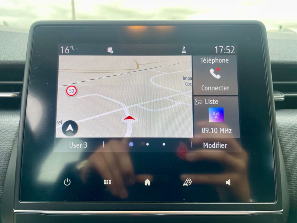 Clio V 1.0 75CH BUSINESS - CARPLAY - CLIMATISATION - RADAR DE REC 2020 occasion 27000 &Eacute;vreux