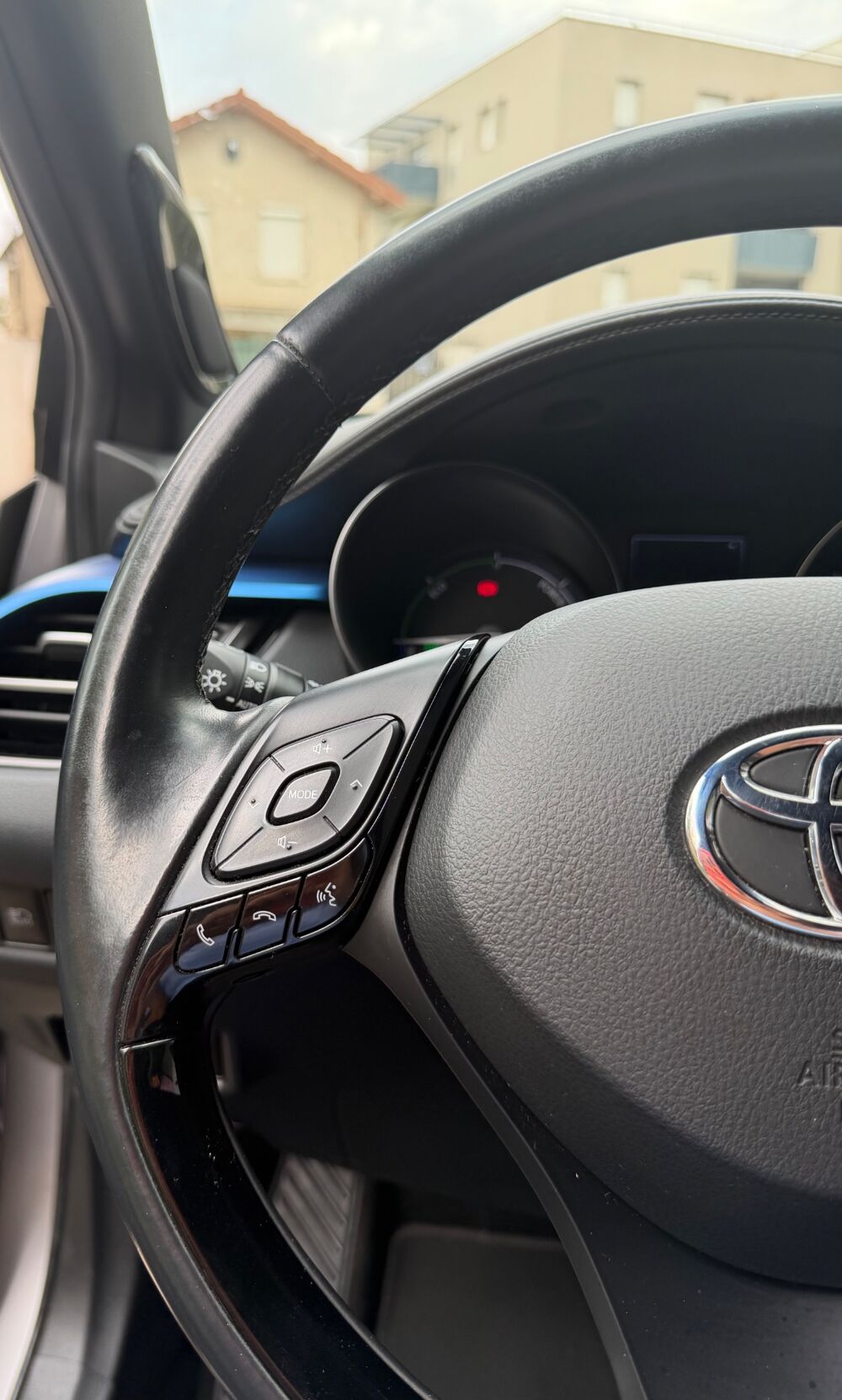C-HR 1.8 HSD 122H 100 FULL-HYBRID Collection 4X2 E-CVT BVA 2019 occasion 69150 D&eacute;cines-Charpieu