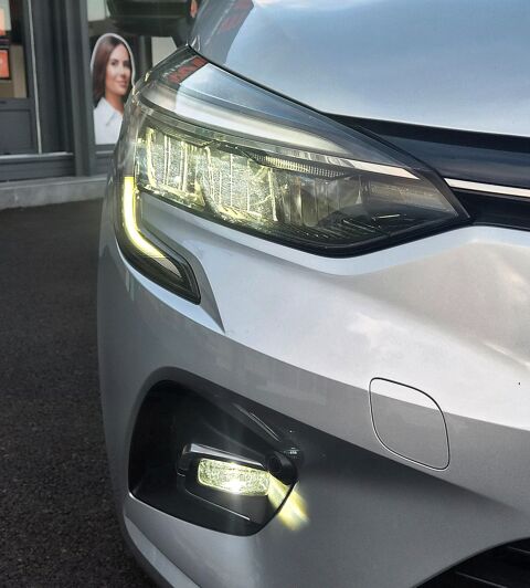 Clio 1.6 E-TECH 140 CH 90 HYBRID FULL-HYBRID LIMITED BVA + CAMERA 2022 occasion 97410 Saint-Pierre