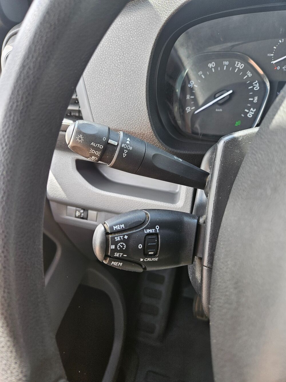 Jumpy FOURGON 1.5 BLUEHDI 120 M L2 DRIVER START-STOP 2020 occasion 38590 Saint-&Eacute;tienne-de-Saint-Geoirs